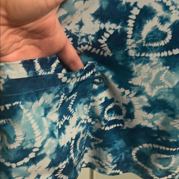 Blue Tie-Dye Scrub Top - Picture 3 of 4